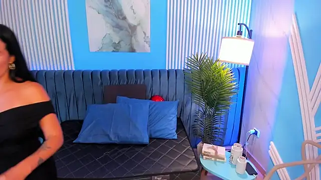 scarlet edwars online show from February 22, 2025, 1:22 am