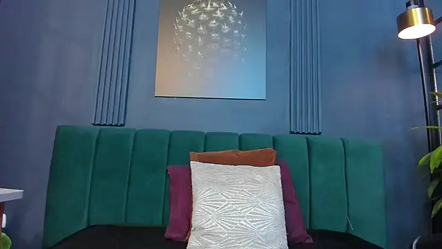 scarlet edwars online show from February 20, 2026, 4:18 pm