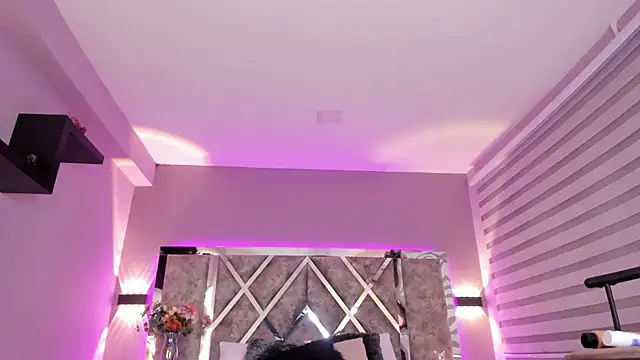 ValerieHyde online show from March 8, 2025, 6:32 am