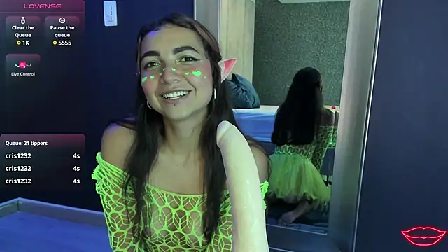 ValerieHyde online show from March 18, 2025, 6:36 am