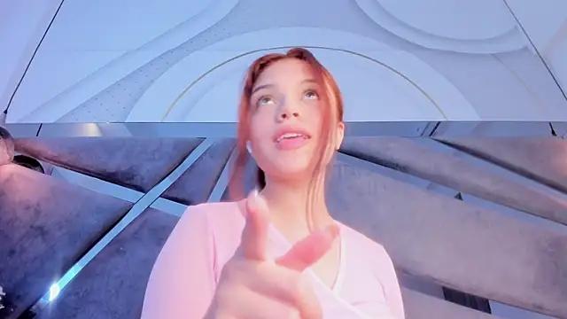 Giselle Lauren online show from October 15, 2025, 8:09 pm