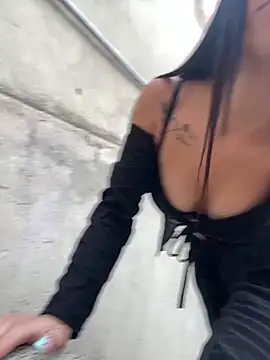 Laura-Khalifa online show from February 11, 2025, 10:28 pm