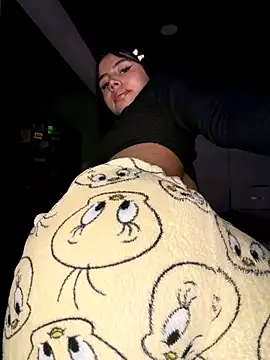 Laura-Khalifa online show from March 28, 2026, 6:35 am