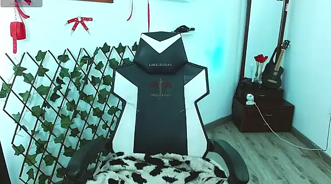 imcleo xoxo online show from February 25, 2025, 1:39 pm