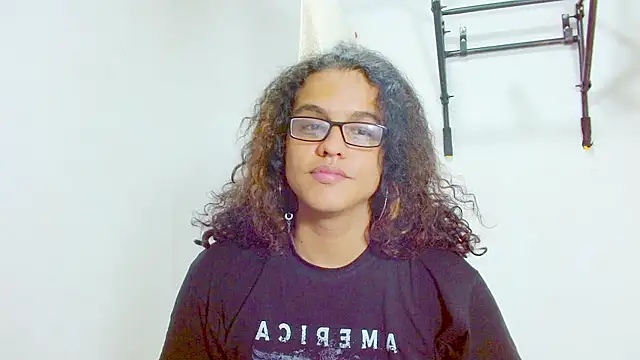 Snapshot of Diane_blossom chatting on February 17, 2025, 8:47 pm Diane blossom online show from February 17, 2025, 8:47 pm