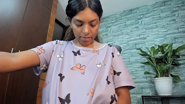 nicollesofia2 online show from February 8, 2025, 8:31 am