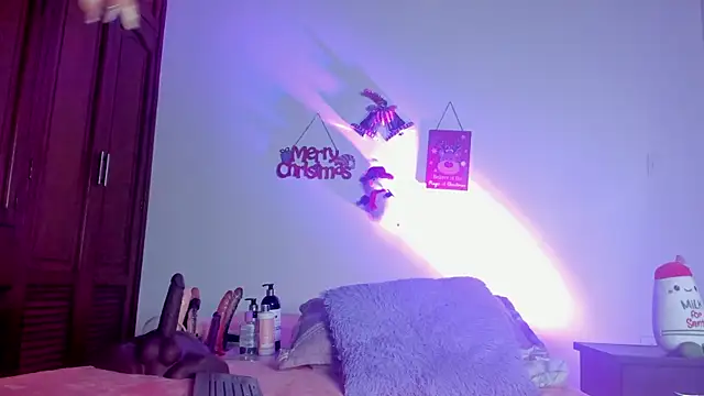 alejandra-cortes online show from December 17, 2025, 11:05 am