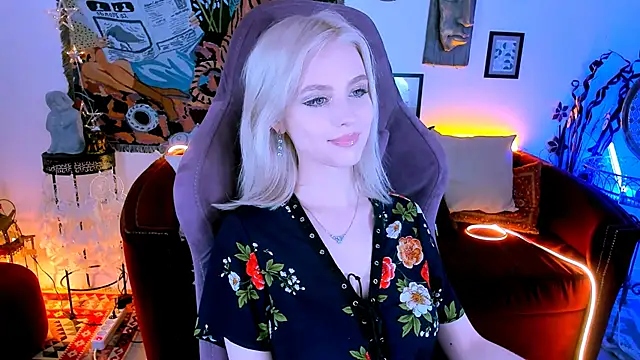 LeonaStane online show from February 9, 2025, 8:13 pm