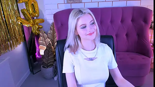 LeonaStane online show from March 1, 2025, 11:04 pm