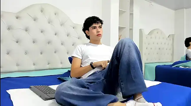 Aiiden 15 online show from February 27, 2025, 2:21 pm