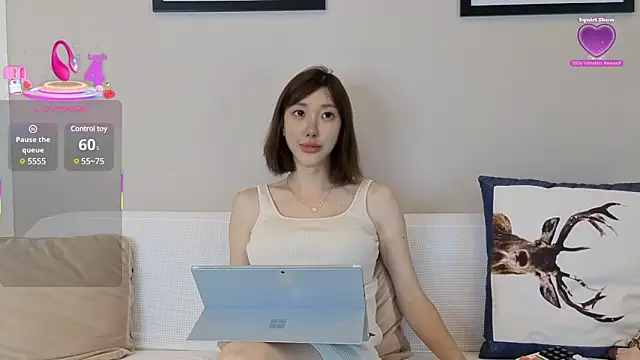 joycemilka online show from March 10, 2025, 5:22 am