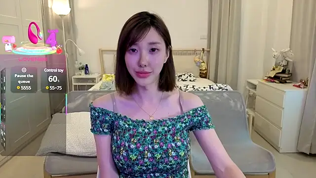 joycemilka online show from March 13, 2025, 9:54 am