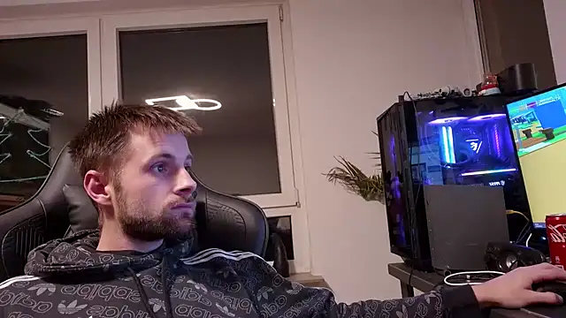 ademandjulia online show from February 7, 2026, 7:50 pm