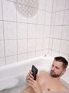 ademandjulia online show from March 25, 2026, 5:41 pm