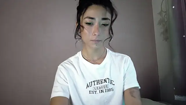 Snapshot of oishii_ambar chatting on September 9, 2025, 1:54 pm oishii ambar online show from September 9, 2025, 1:54 pm