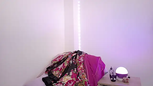 Snapshot of oishii_ambar chatting on October 24, 2025, 5:31 pm oishii ambar online show from October 24, 2025, 5:31 pm