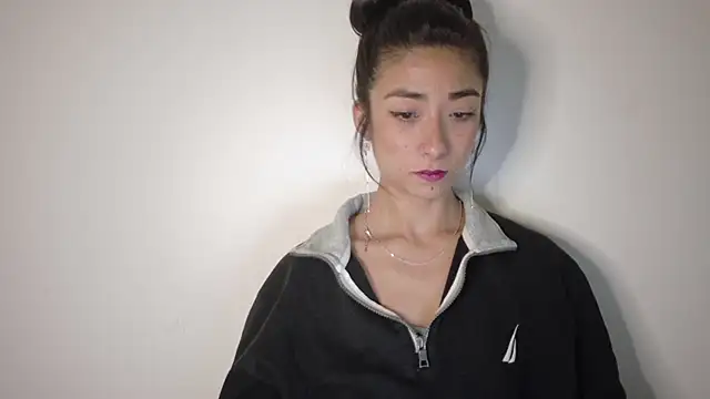 Snapshot of oishii_ambar chatting on November 3, 2025, 2:46 am oishii ambar online show from November 3, 2025, 2:46 am