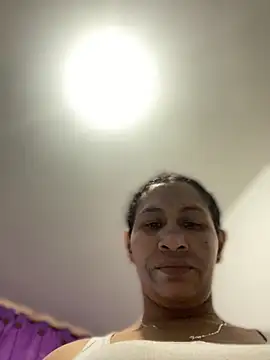 Carola-Ross online show from October 18, 2025, 6:08 pm