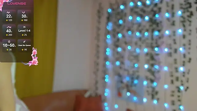 EvelinaLuu online show from November 27, 2025, 2:24 am