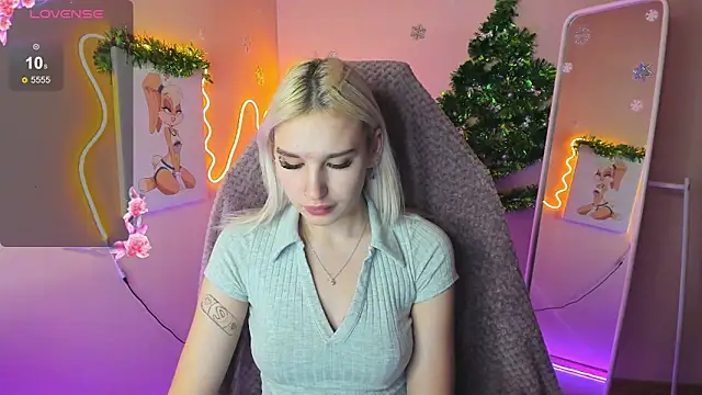 EvelinaLuu online show from January 15, 2026, 2:05 am