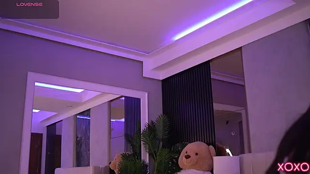 SashaFerrera online show from November 18, 2025, 7:18 pm