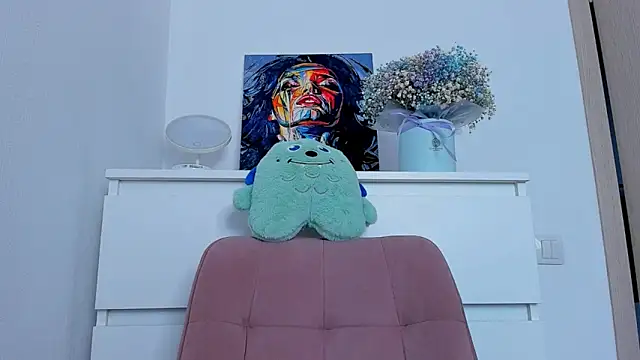 marilinaal online show from March 14, 2025, 10:07 am