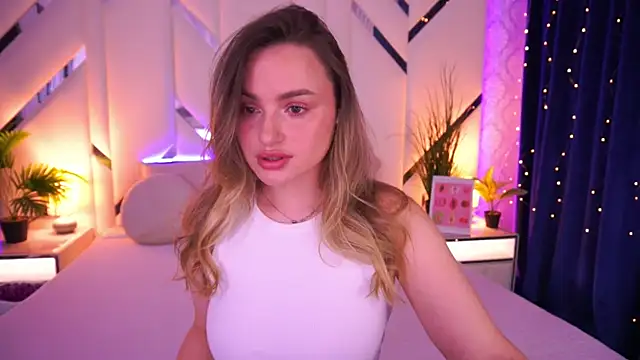 LindsieGreyy online show from February 23, 2026, 8:22 am