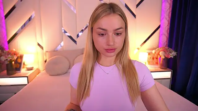 LindsieGreyy online show from June 7, 2026, 6:28 am