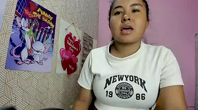 camilagreeco online show from February 13, 2025, 12:43 pm