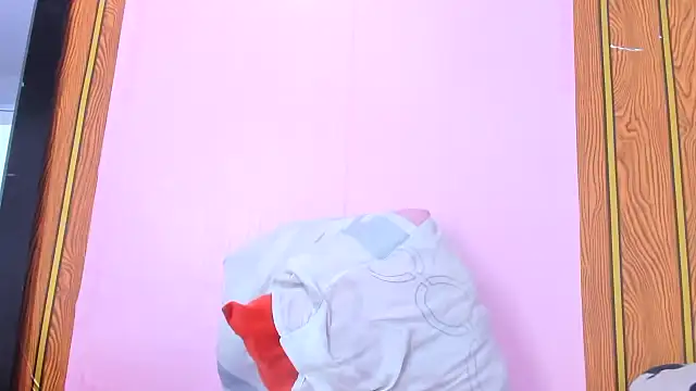 camilagreeco online show from October 3, 2025, 1:52 pm