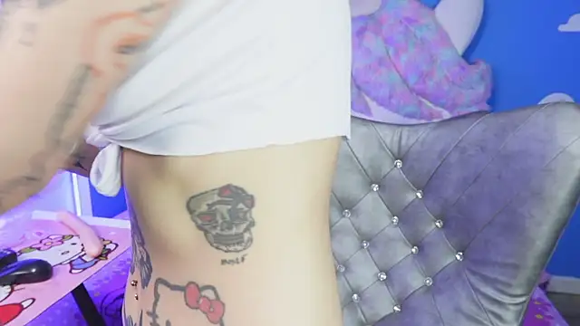 miss   angel online show from October 15, 2025, 6:08 pm