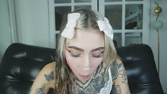 miss   angel online show from February 17, 2026, 11:07 am