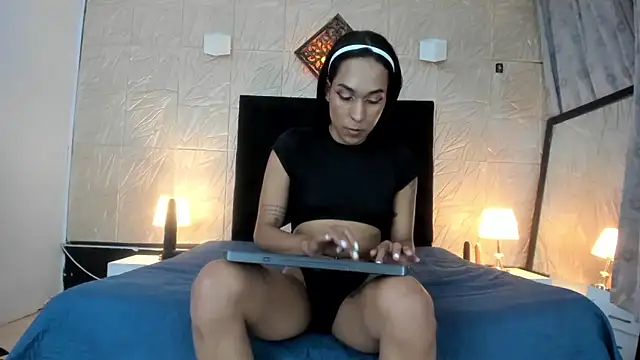 ChanelleJohnson  online show from October 11, 2025, 6:28 pm