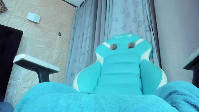 ChanelleJohnson  online show from November 15, 2025, 6:59 pm