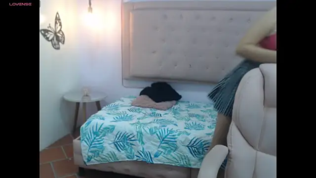 honnielane online show from February 14, 2025, 12:25 pm