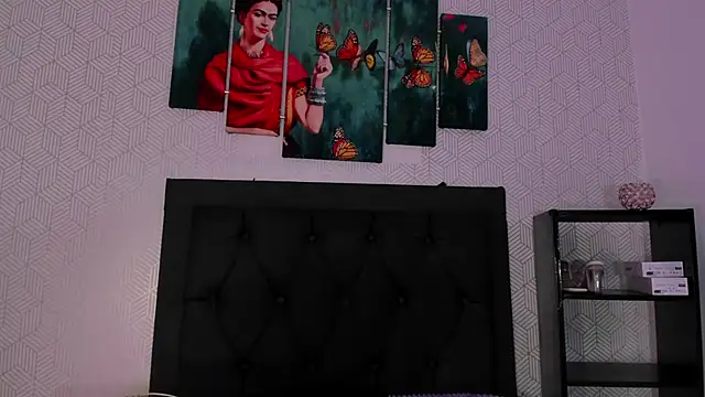 Selena fox7 online show from October 8, 2025, 4:43 am