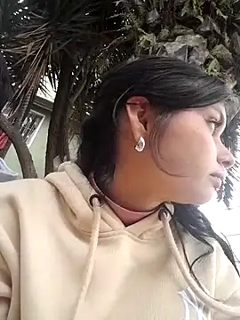 CHLOE ISABELL online show from March 6, 2025, 4:07 pm