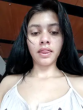 CHLOE ISABELL online show from September 28, 2025, 4:56 pm