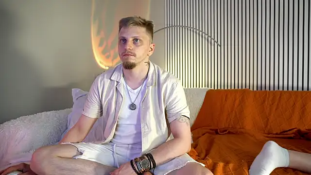 Saint Vicious online show from September 17, 2025, 8:10 pm