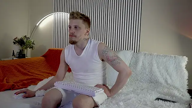 Saint Vicious online show from October 1, 2025, 8:15 pm