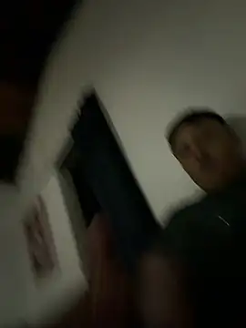 ElCangri19 online show from April 27, 2026, 5:05 am