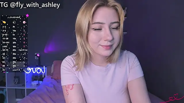 Snapshot of ashley_lovestory chatting on October 2, 2025, 7:26 am ashley lovestory online show from October 2, 2025, 7:26 am