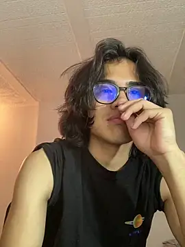 Snapshot of shadowsofgarden chatting on March 12, 2025, 1:14 am shadowsofgarden online show from March 12, 2025, 1:14 am