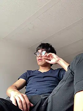 Snapshot of shadowsofgarden chatting on March 15, 2025, 6:32 pm shadowsofgarden online show from March 15, 2025, 6:32 pm