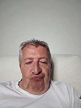 Snapshot of mann4u147 chatting on April 30, 2026, 8:48 pm mann4u147 online show from April 30, 2026, 8:48 pm