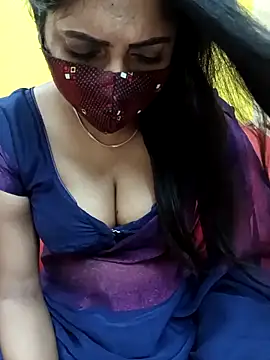 Snapshot of Thamarai28 chatting on September 24, 2025, 4:43 pm Thamarai28 online show from September 24, 2025, 4:43 pm