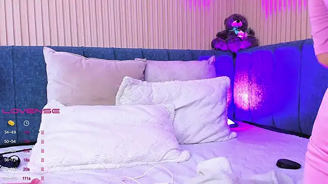 elizabeth 20 online show from March 6, 2025, 10:26 pm