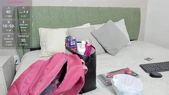 elizabeth 20 online show from November 1, 2025, 7:05 pm