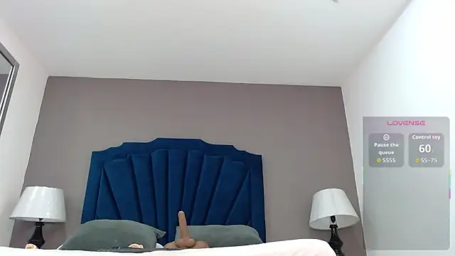 KatiaFosterr online show from December 17, 2025, 2:34 pm