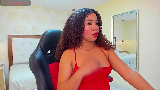 MELINAMARTINS online show from February 14, 2025, 8:05 pm